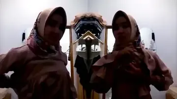 Bokep Indo Jilbab Kasur Nyaman Berakhir Crot Dalem