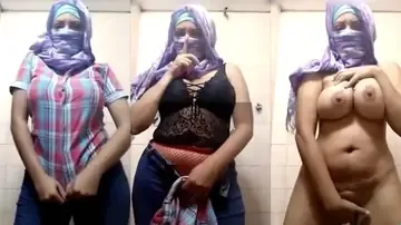 Bokep Indo MILF Niqab Toket Gede Sange Brutal