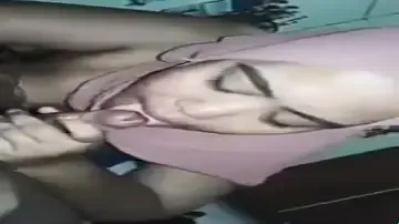 Jilbab Pink Kulum Kontol Rakus Terdiam