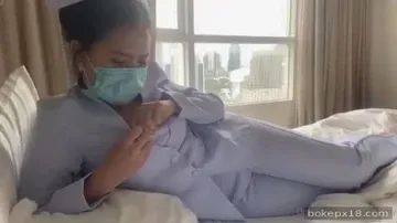 Suster Genit Memanjakan Pasien